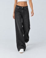 Washed Black jeans, Three-quarter walk